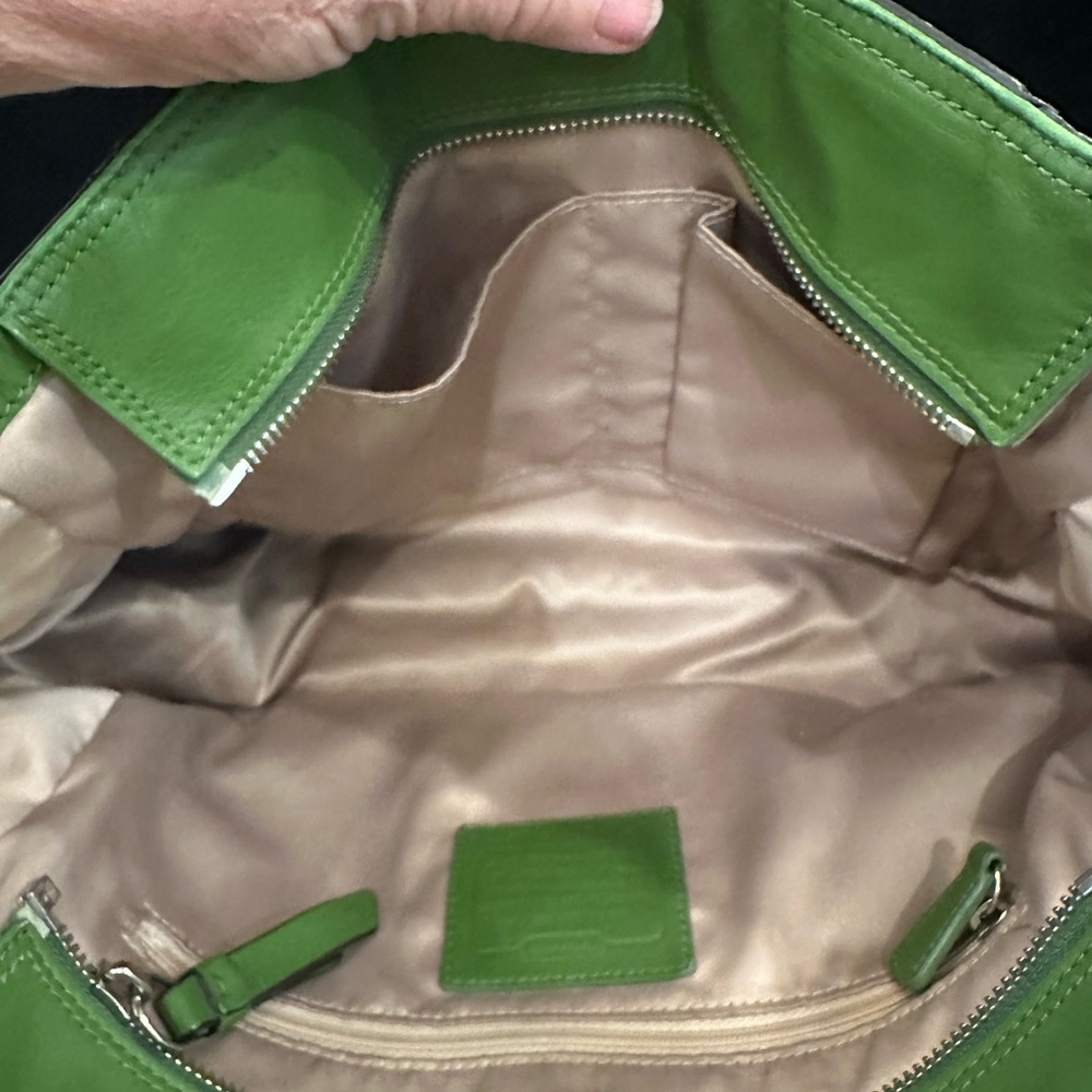 ☘️Coach Vibrant VINTAGE Gorgeous  Green LeatherTote Arm Candy - Picture 15 of 16